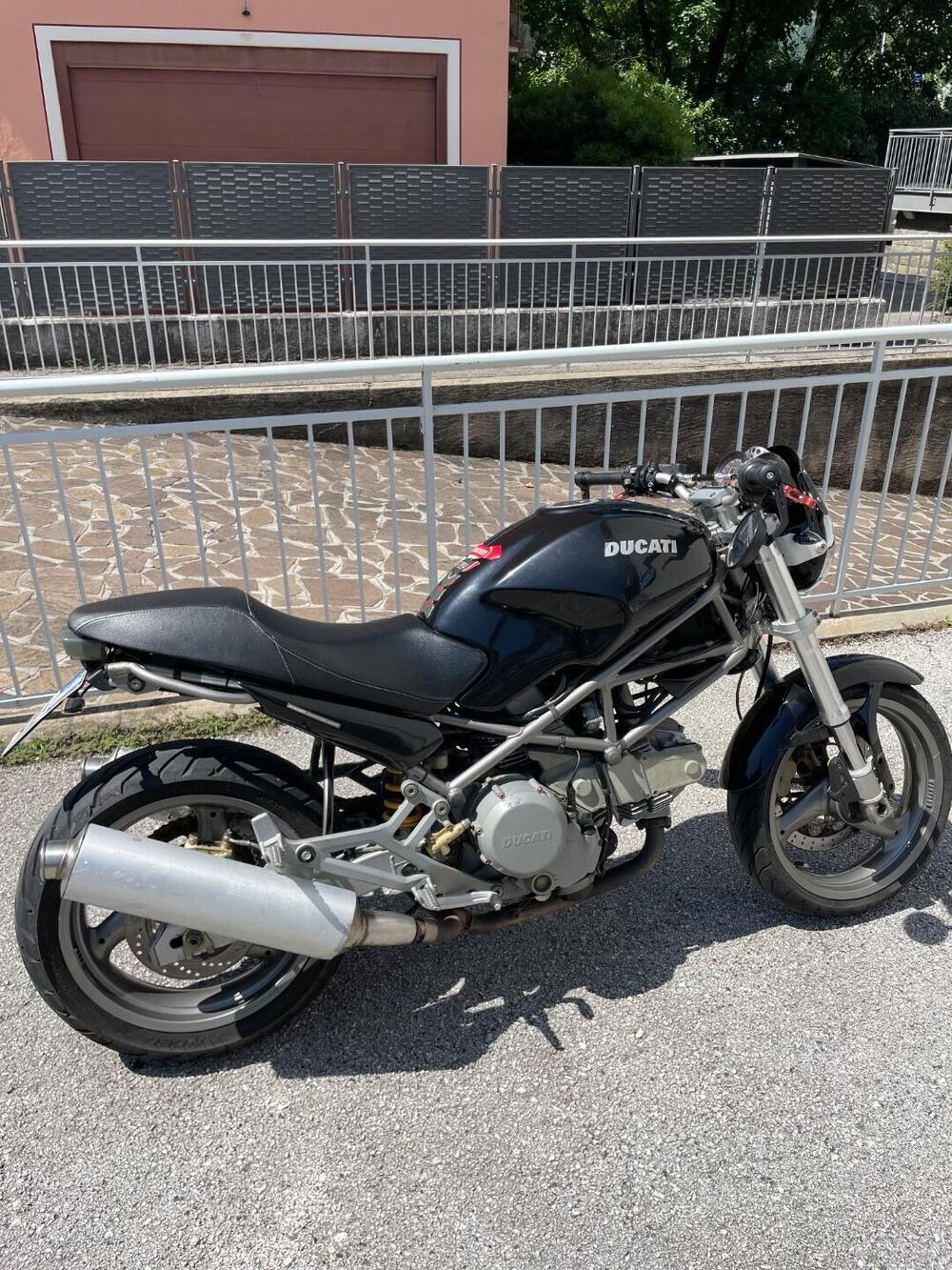 Ducati Monster 600 Dark (1998 - 01) (2)