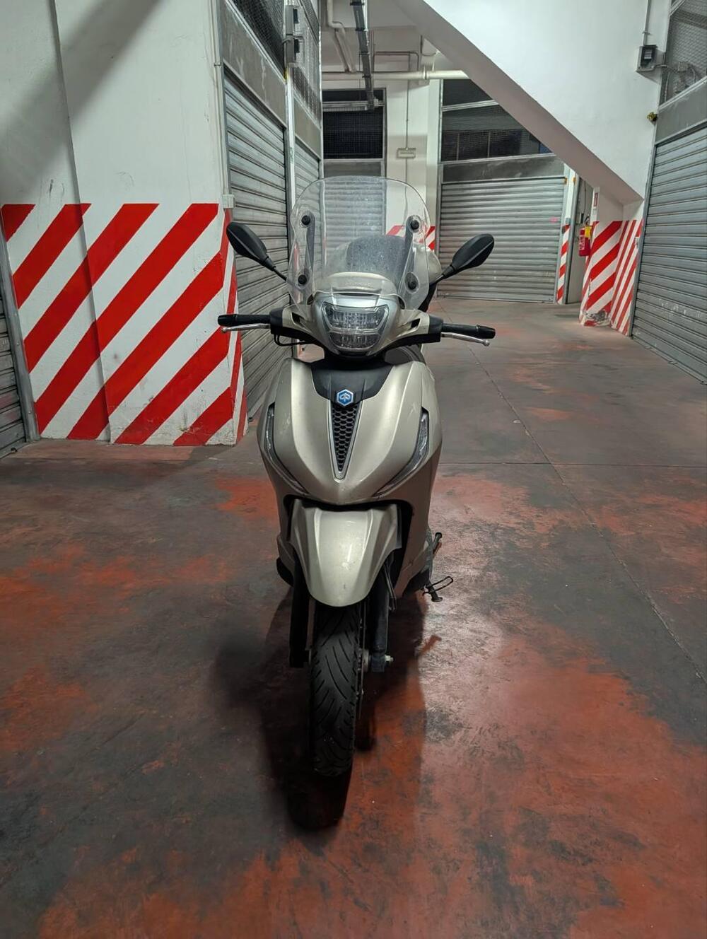 Piaggio Beverly 400 ABS-ASR (2021 - 24) (6)