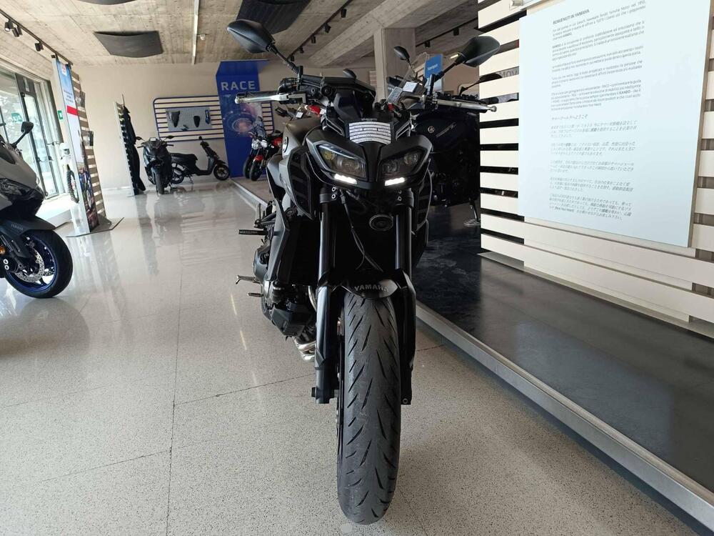 Yamaha MT-09 (2017 - 20) (2)