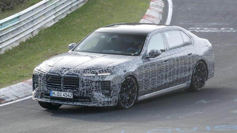 BMW Serie 7, cambia (quasi) tutto: ecco le foto spia del restyling