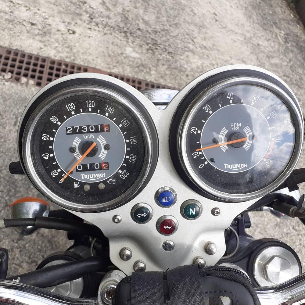 Triumph Bonneville T100 (2008 - 16) (4)