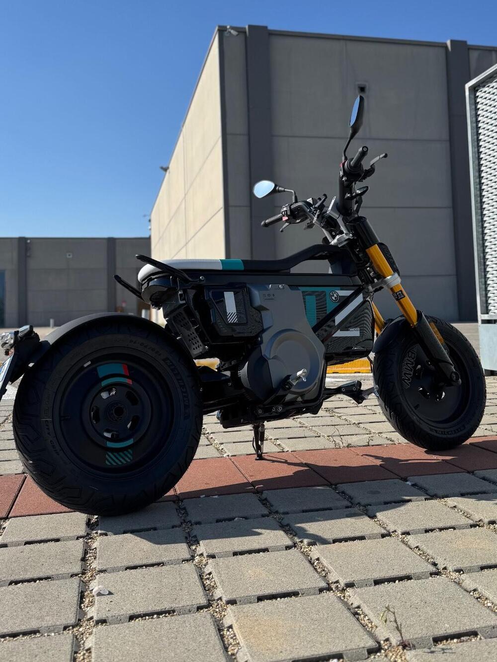 Bmw CE 02 (2024 - 26) (4)