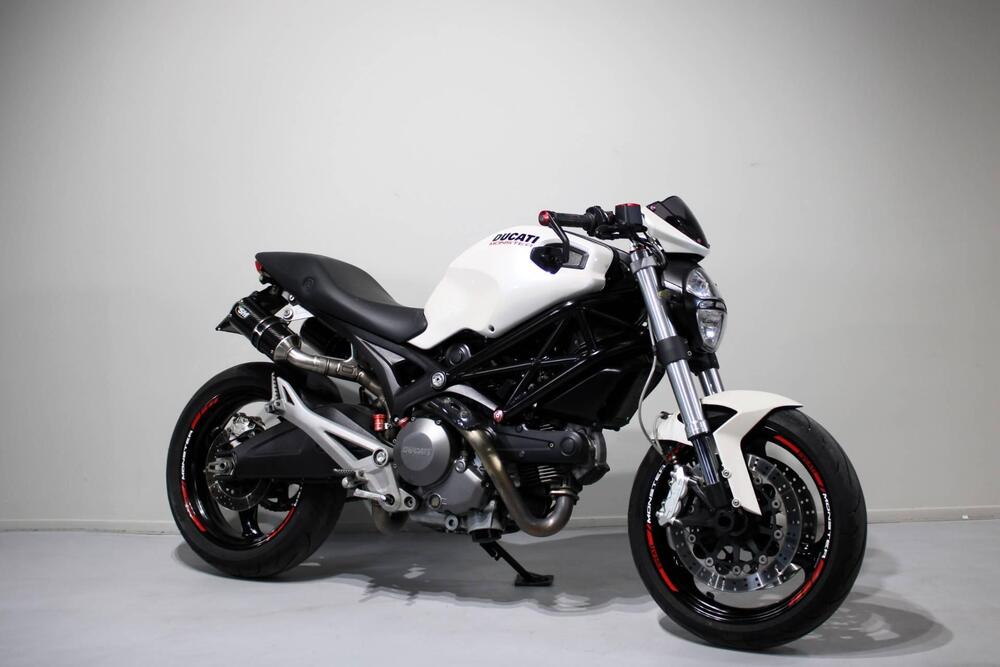 Ducati Monster 696 (2008 - 13) (2)