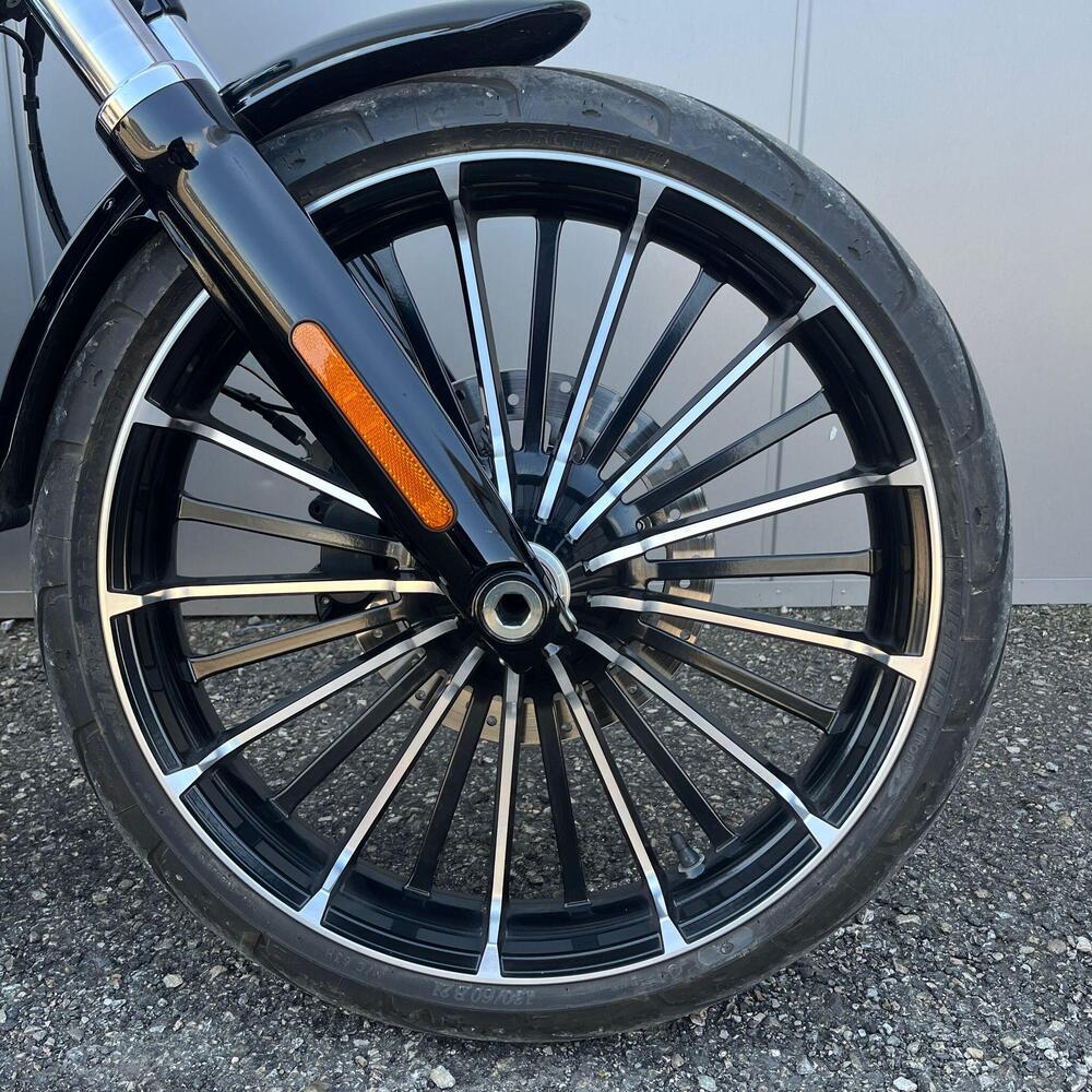 Harley-Davidson Breakout 117 (2023 - 24) (2)