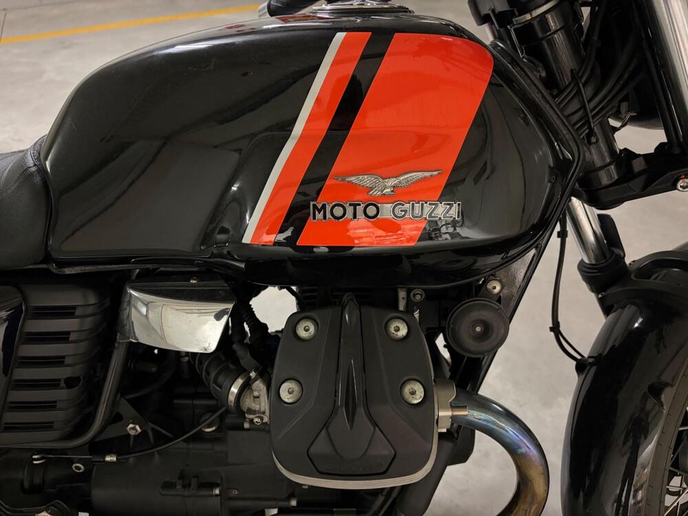Moto Guzzi V7 II Special (2015 - 17) (2)