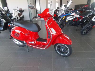 Vespa GTS 300 Super (2023 - 24) usata