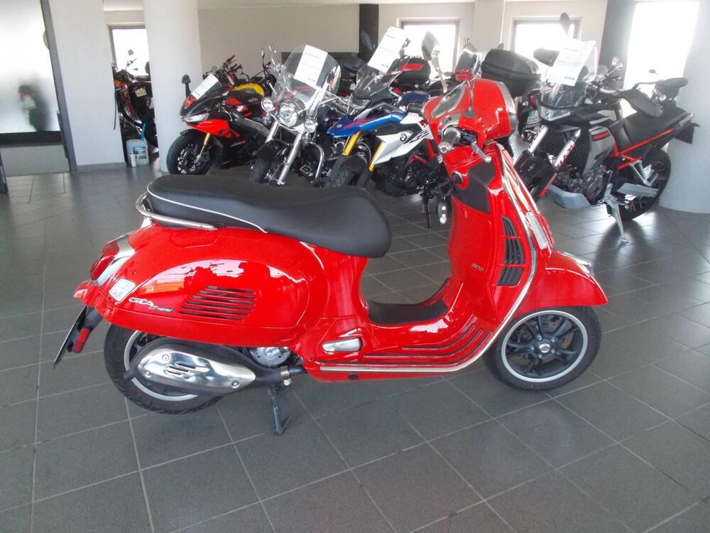 Vespa GTS 300 Super (2023 - 24) (2)