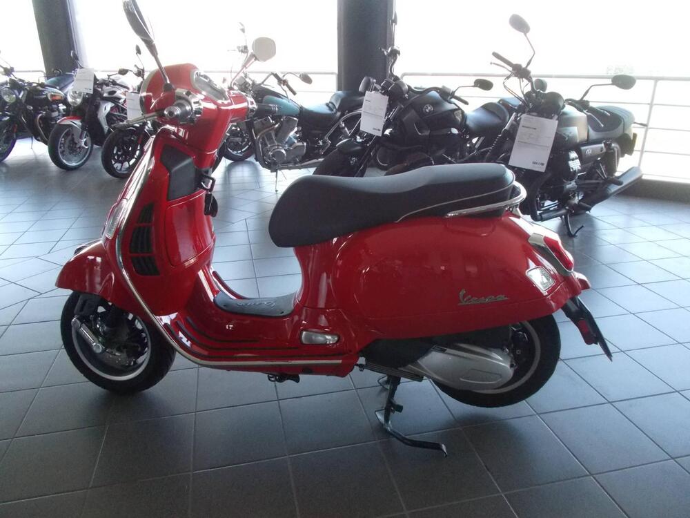 Vespa GTS 300 Super (2023 - 24) (4)