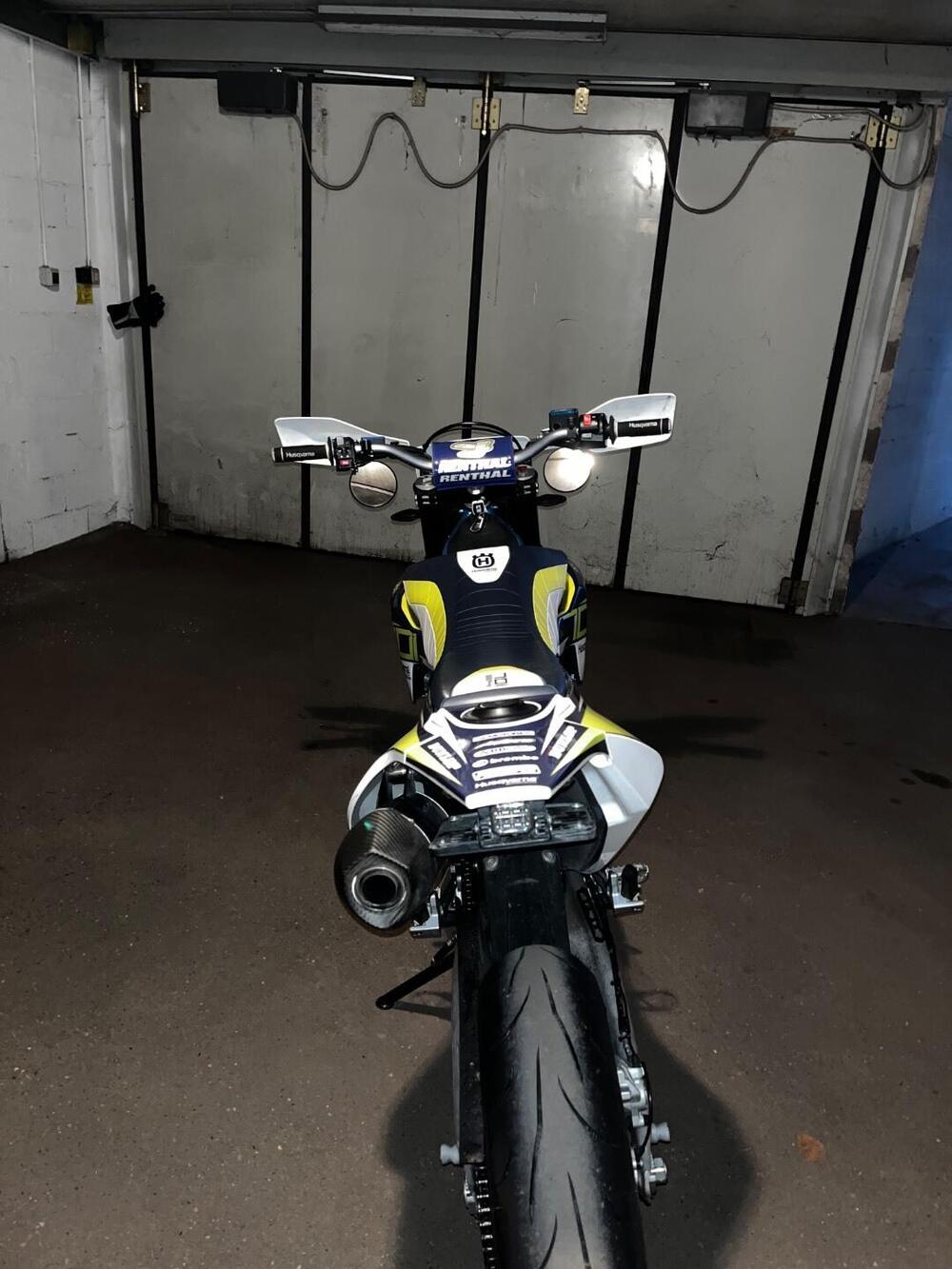 Husqvarna 701 Supermoto (2016) (3)