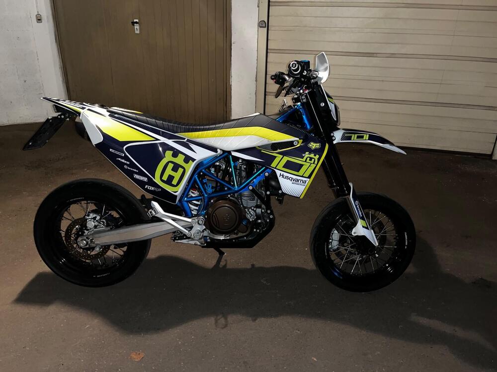 Husqvarna 701 Supermoto (2016) (4)