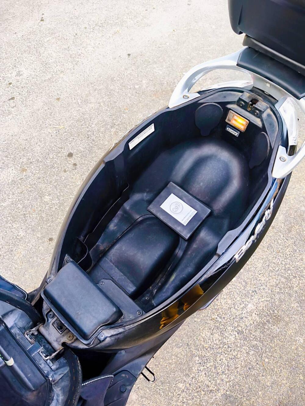 Piaggio Beverly 300 i.e. Police ABS-ASR (2017 - 20) (4)