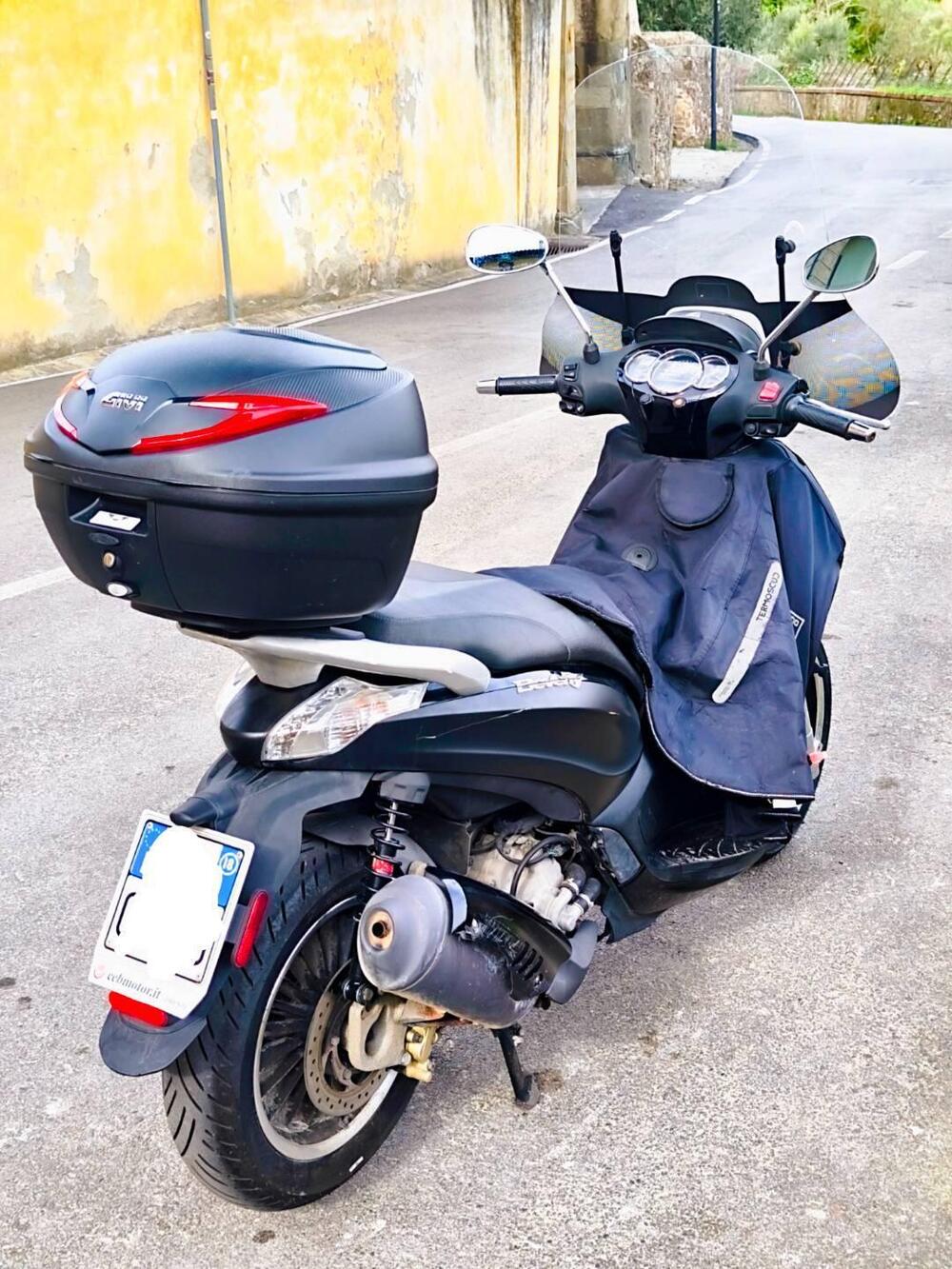 Piaggio Beverly 300 i.e. Police ABS-ASR (2017 - 20) (7)