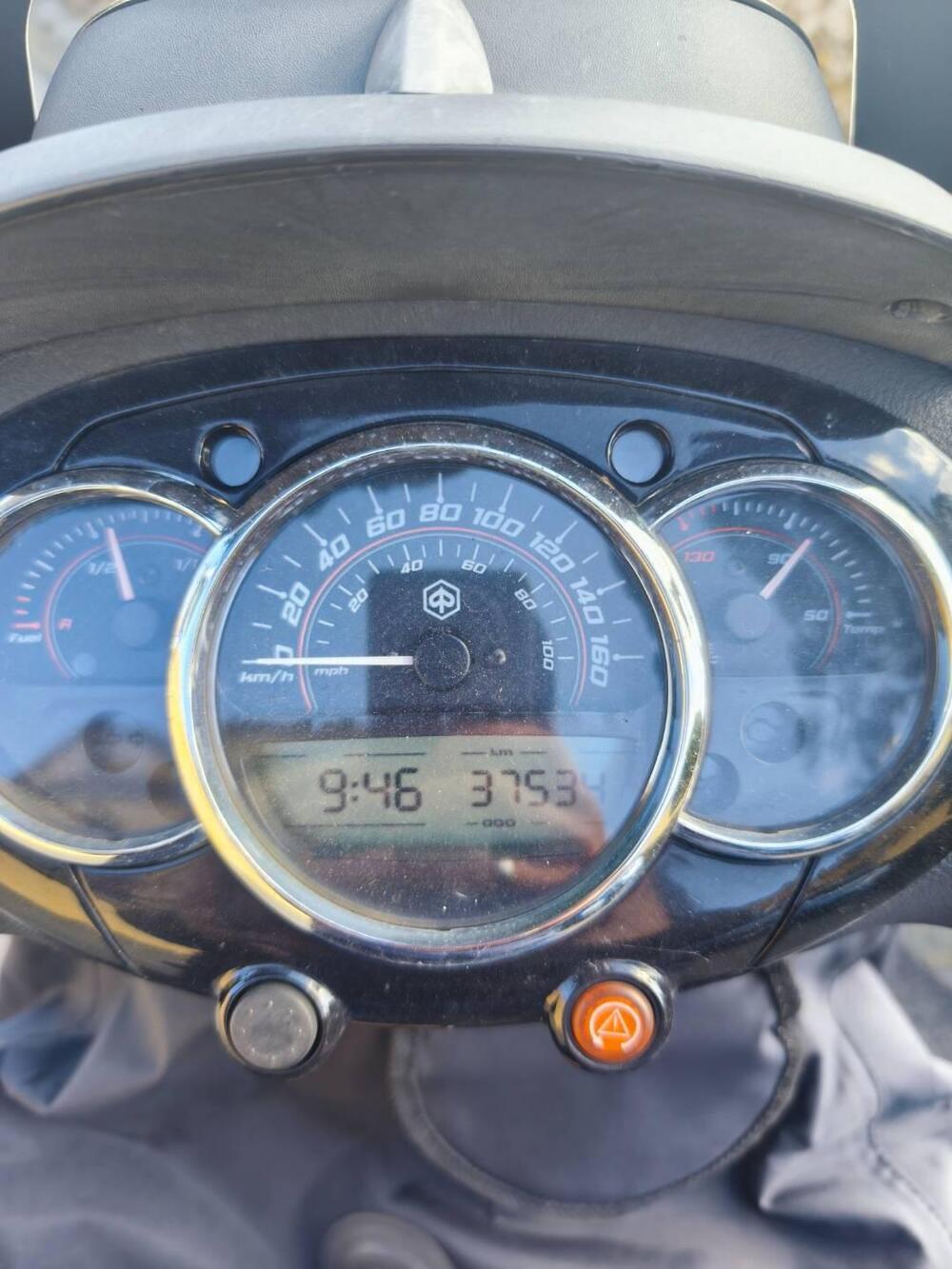 Piaggio Beverly 300 i.e. Police ABS-ASR (2017 - 20) (9)