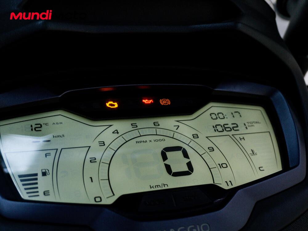 Piaggio Beverly 400 S (2025 - 26) (12)