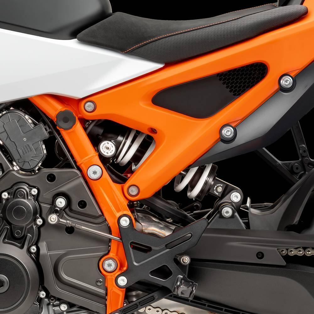 KTM 990 Duke R (2026) (10)