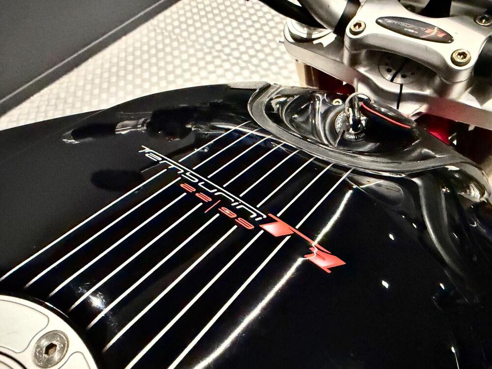 MV Agusta Brutale 910 R (2006 - 11) (3)