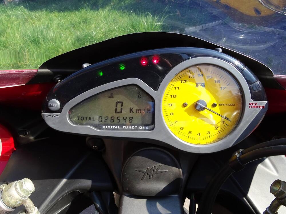 MV Agusta F4 750 S 1+1 (2000 - 02) (18)