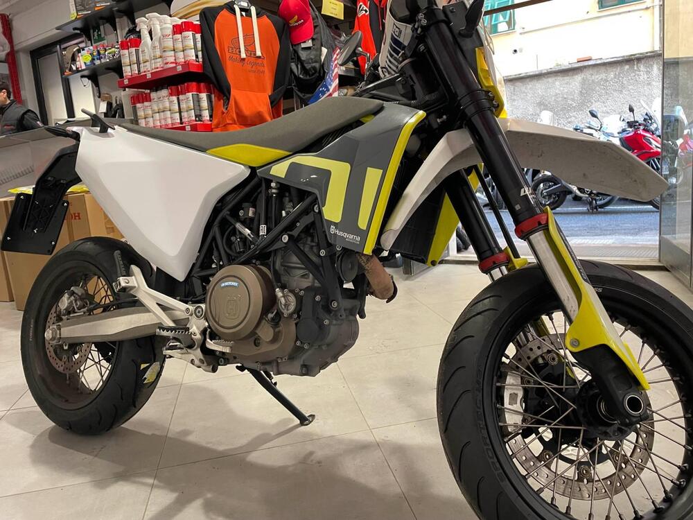 Husqvarna 701 Supermoto (2023 - 25) (2)