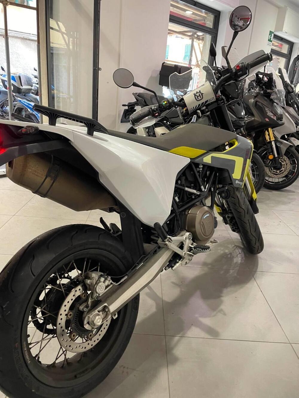Husqvarna 701 Supermoto (2023 - 25) (4)