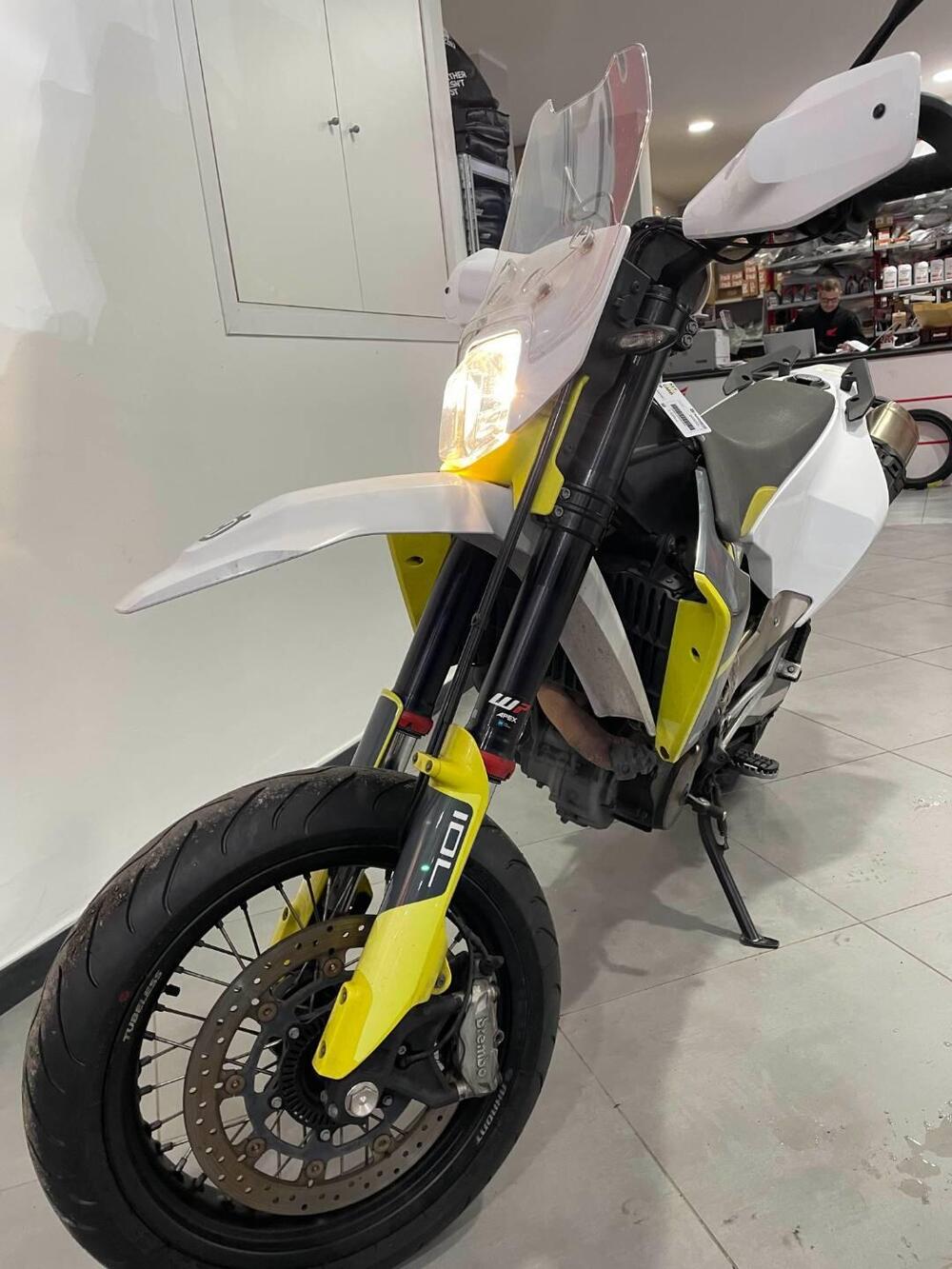 Husqvarna 701 Supermoto (2023 - 25) (9)