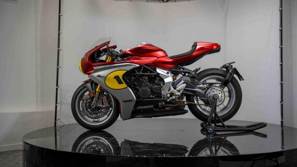 MV Agusta Superveloce 800 Ago (2021 - 23) (2)