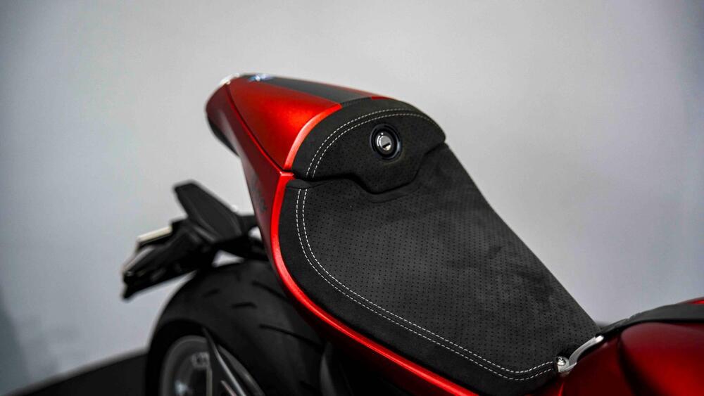 MV Agusta Superveloce 800 Ago (2021 - 23) (11)