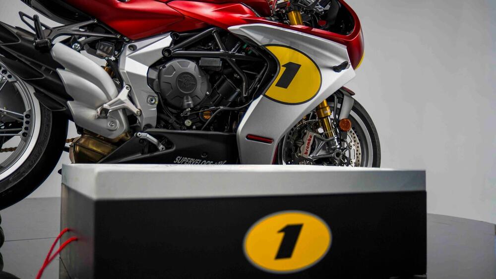 MV Agusta Superveloce 800 Ago (2021 - 23) (19)