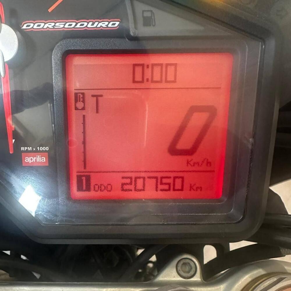 Aprilia Dorsoduro 750 ABS (2009 - 17) (5)