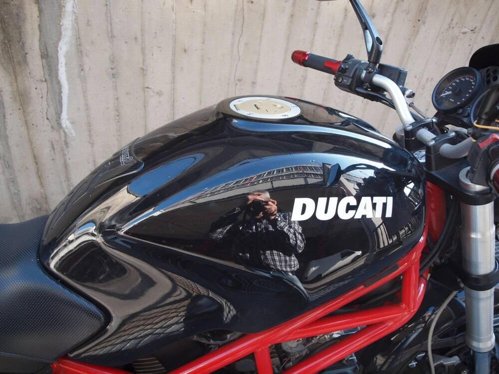 Ducati Monster 695 (2006 - 08) (4)