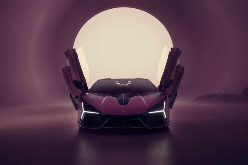 Lamborghini Revuelto NOVITEC: 1048 CV e look da pista per la supercar ibrida