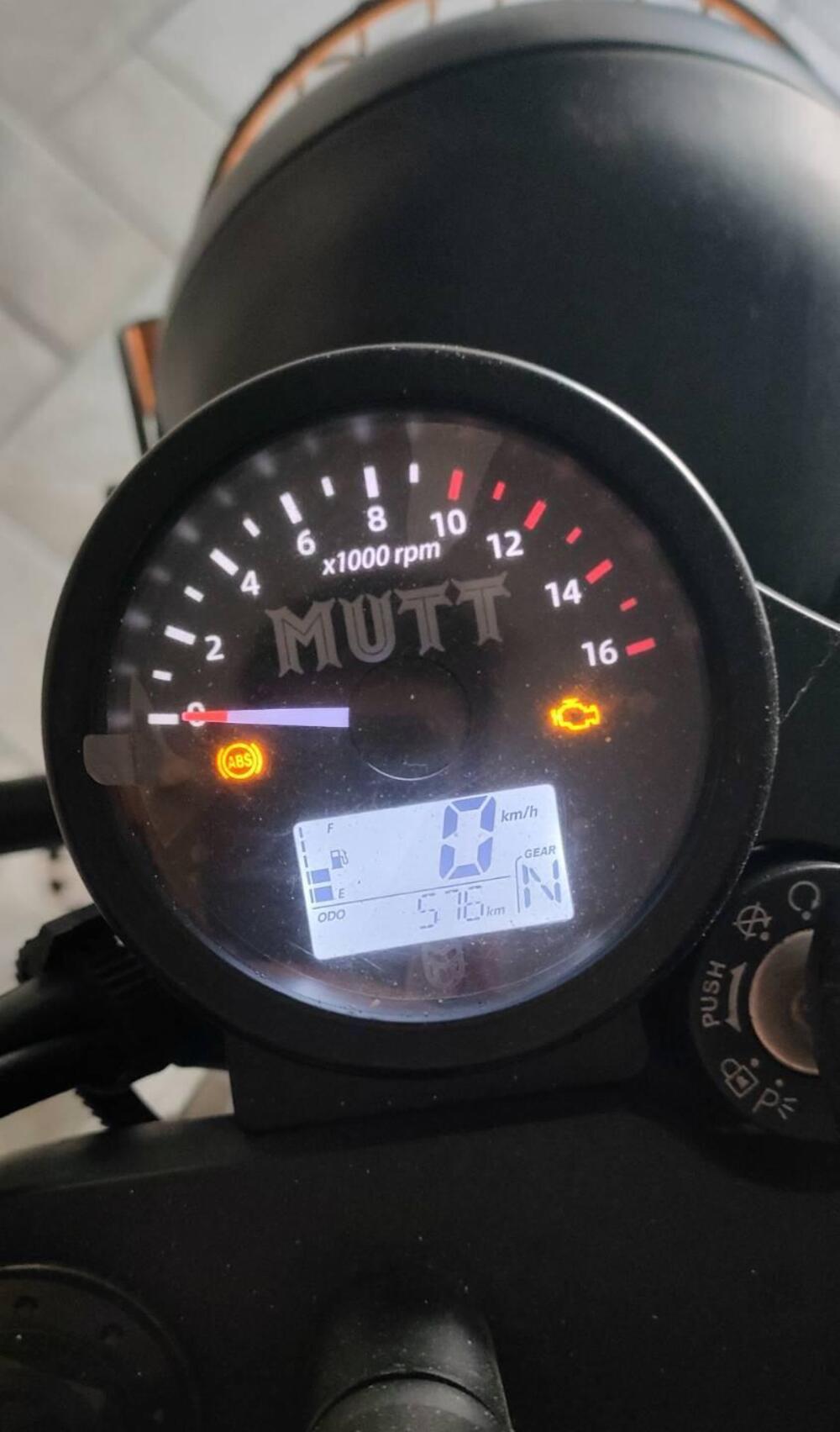 Mutt Motorcycles Akita 250 (2021 - 25) (4)
