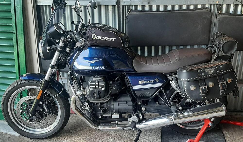 Moto Guzzi V7 Special (2021 - 24) (4)