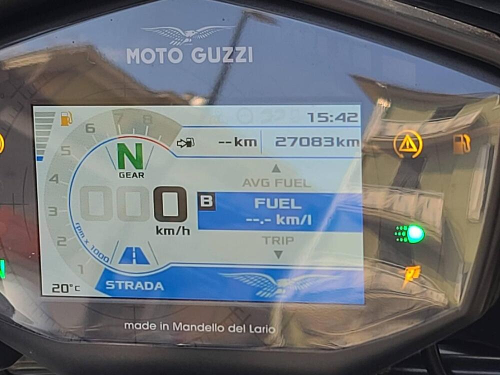 Moto Guzzi V85 TT (2021 - 23) (13)