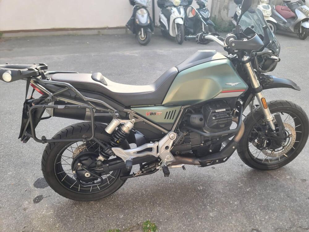 Moto Guzzi V85 TT (2021 - 23) (10)