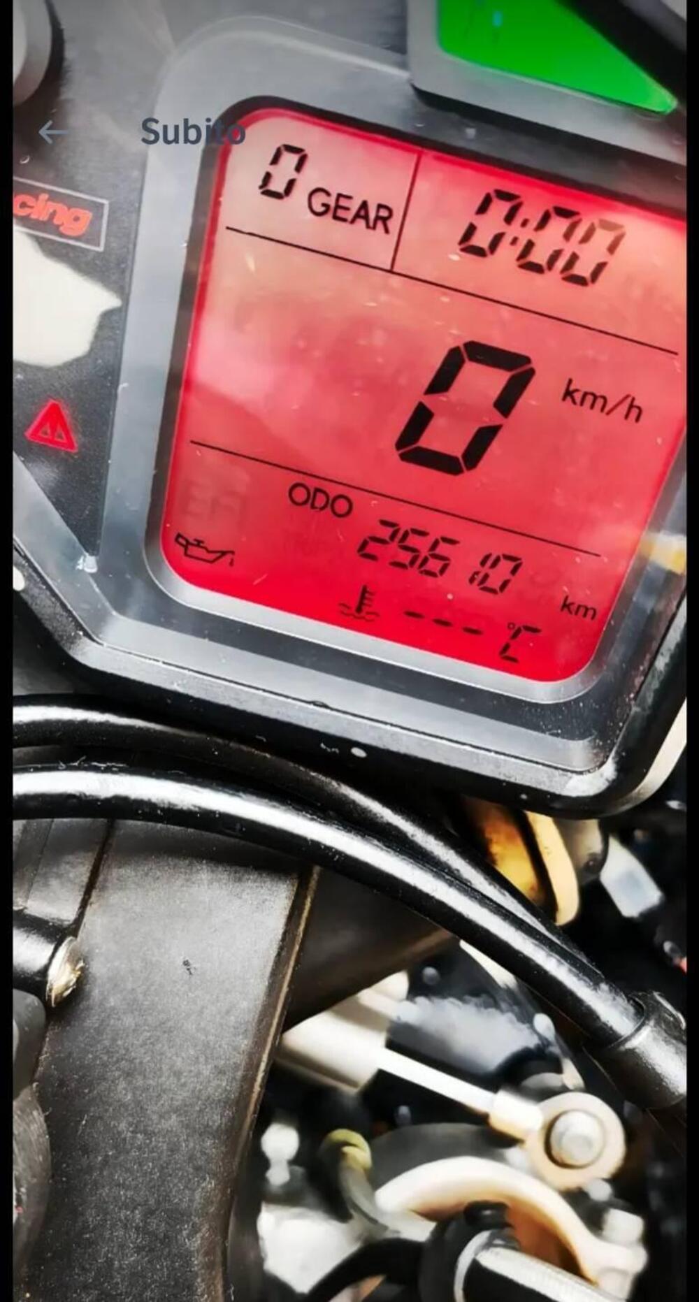 Aprilia RSV 1000 R Factory (2004 - 05) (5)