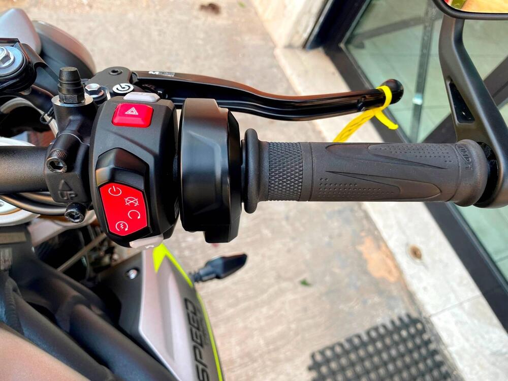 Triumph Speed Triple 1200 RS (2021 - 24) (12)