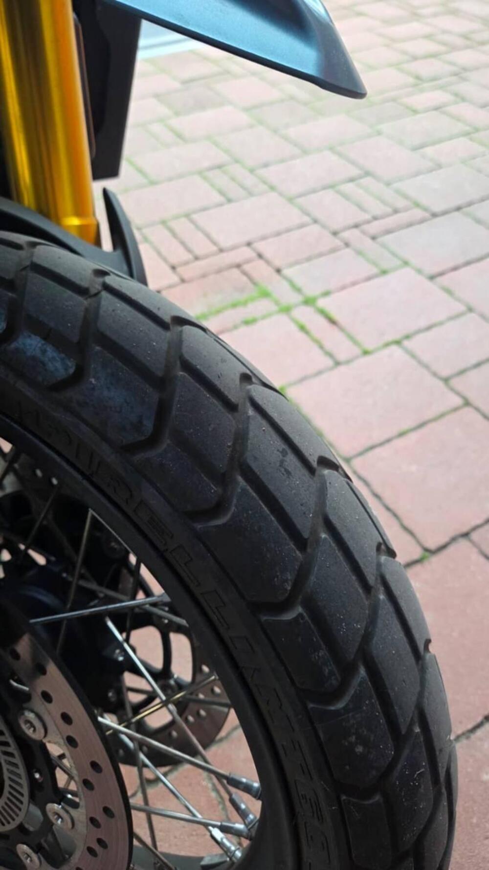 Moto Morini SEIEMMEZZO SCR (2022 - 26) (9)