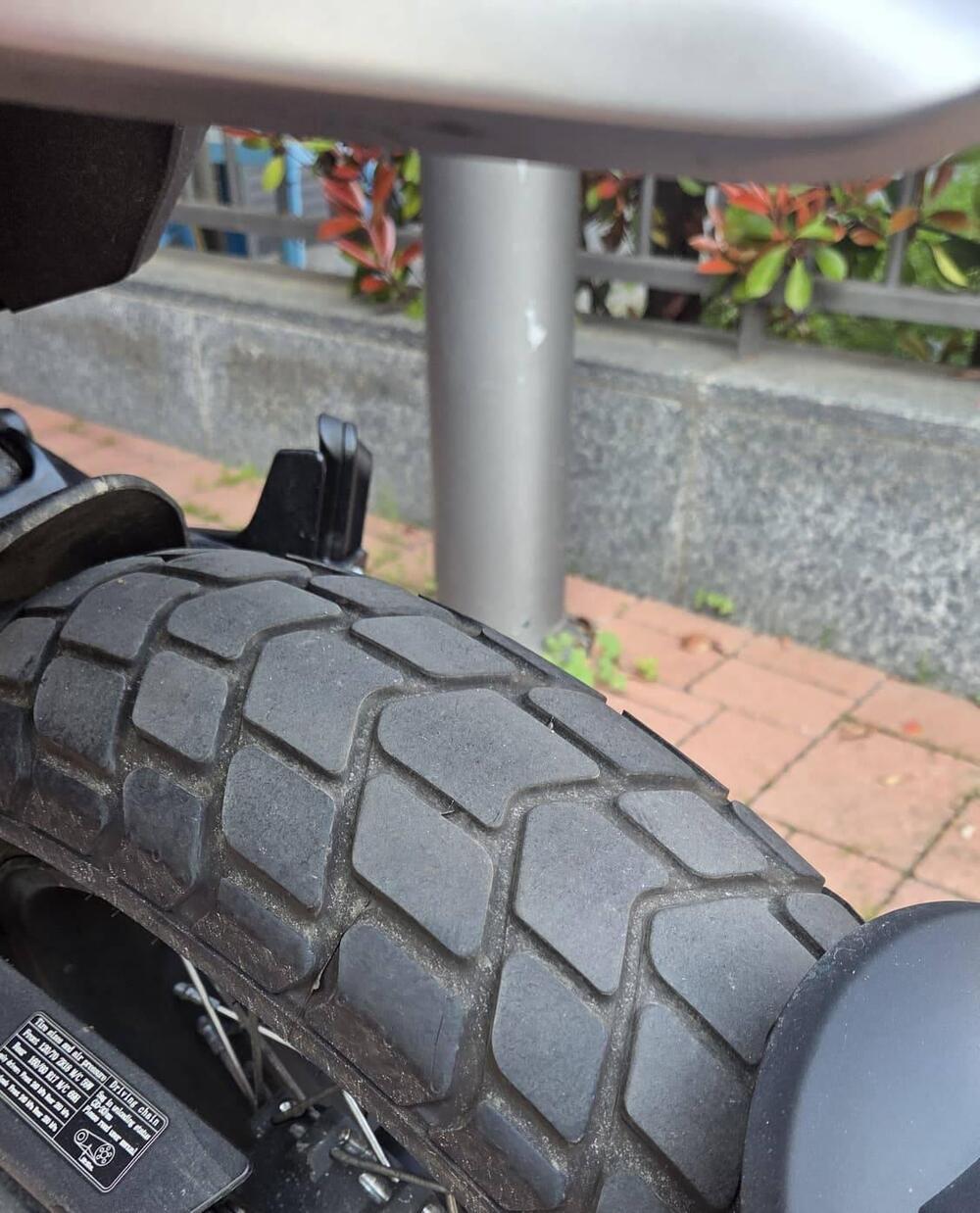 Moto Morini SEIEMMEZZO SCR (2022 - 26) (10)