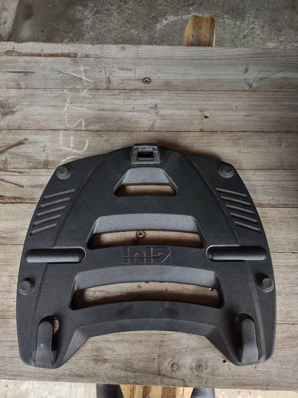 bauletto e attacchi givi (2)