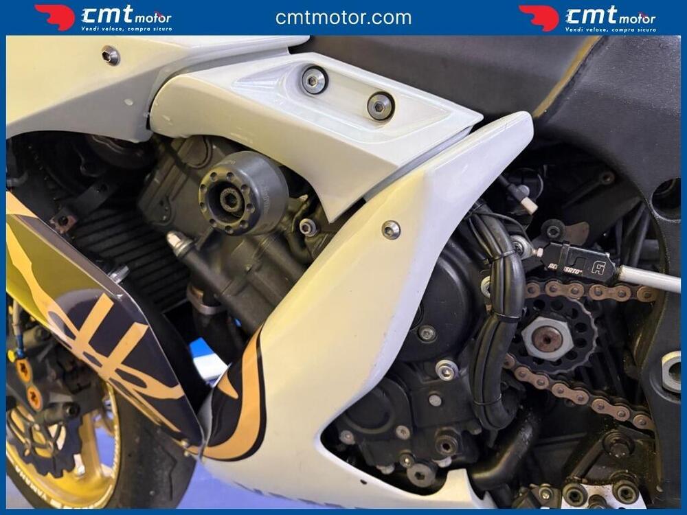 Yamaha YZF R1 (2004 - 05) (11)