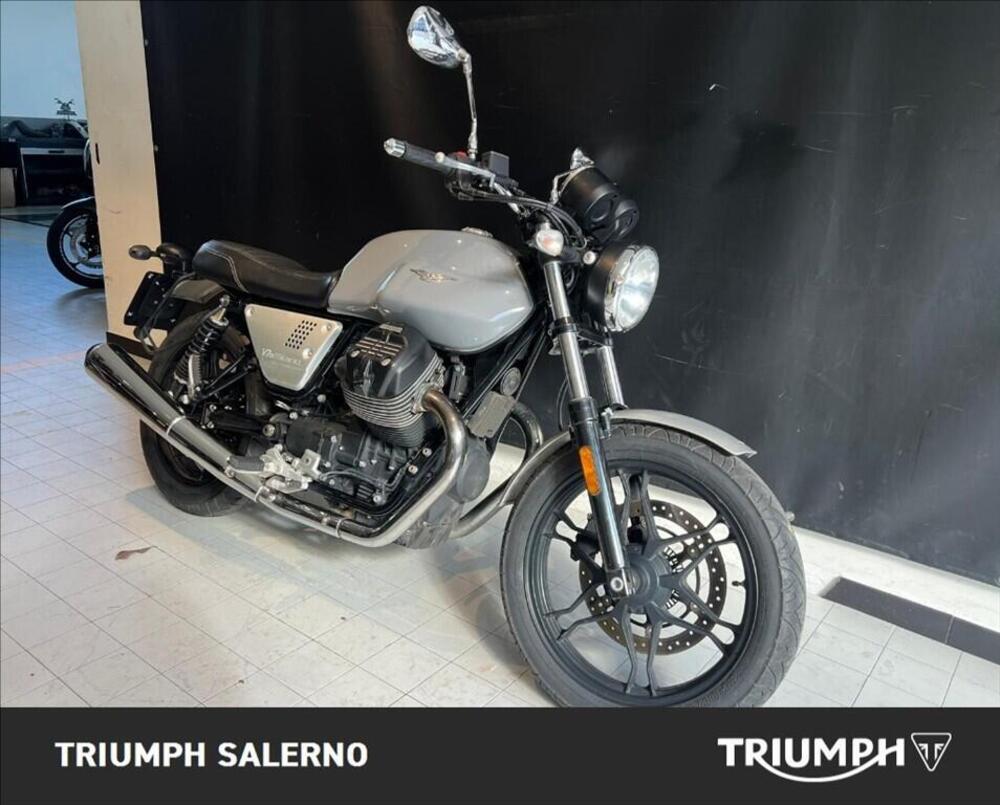 Moto Guzzi V7 III Milano (2018 - 20) (2)