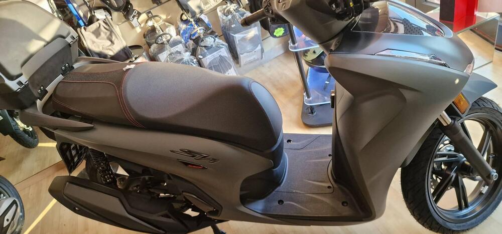 Honda SH 350i Sport (2025 - 26) (2)