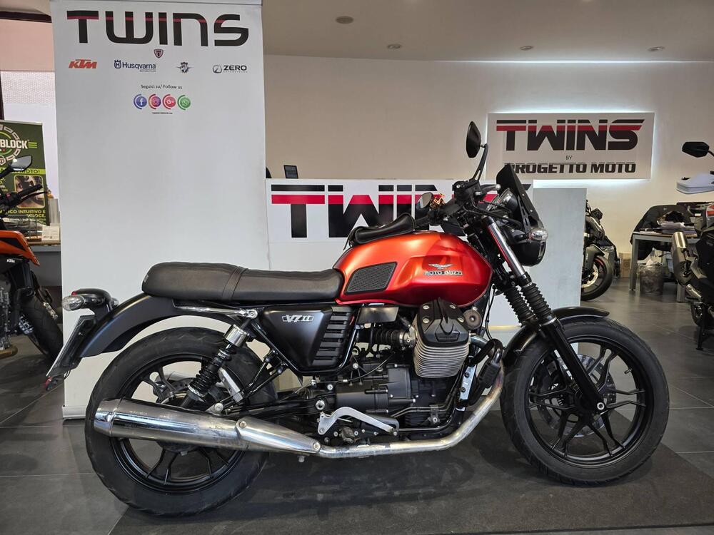 Moto Guzzi V7 II Stone (2015 - 17)