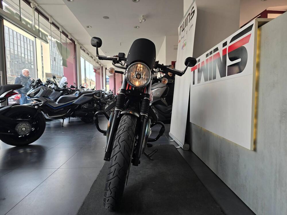 Moto Guzzi V7 II Stone (2015 - 17) (3)