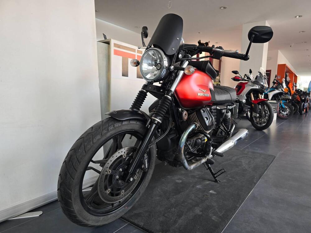 Moto Guzzi V7 II Stone (2015 - 17) (4)
