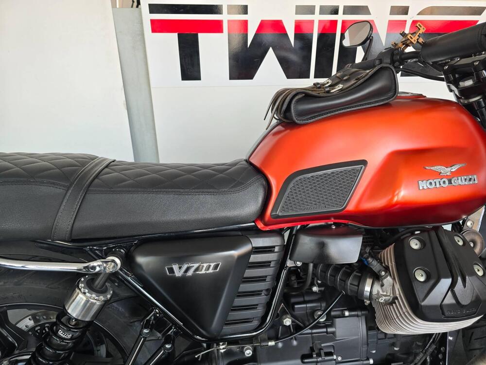 Moto Guzzi V7 II Stone (2015 - 17) (10)