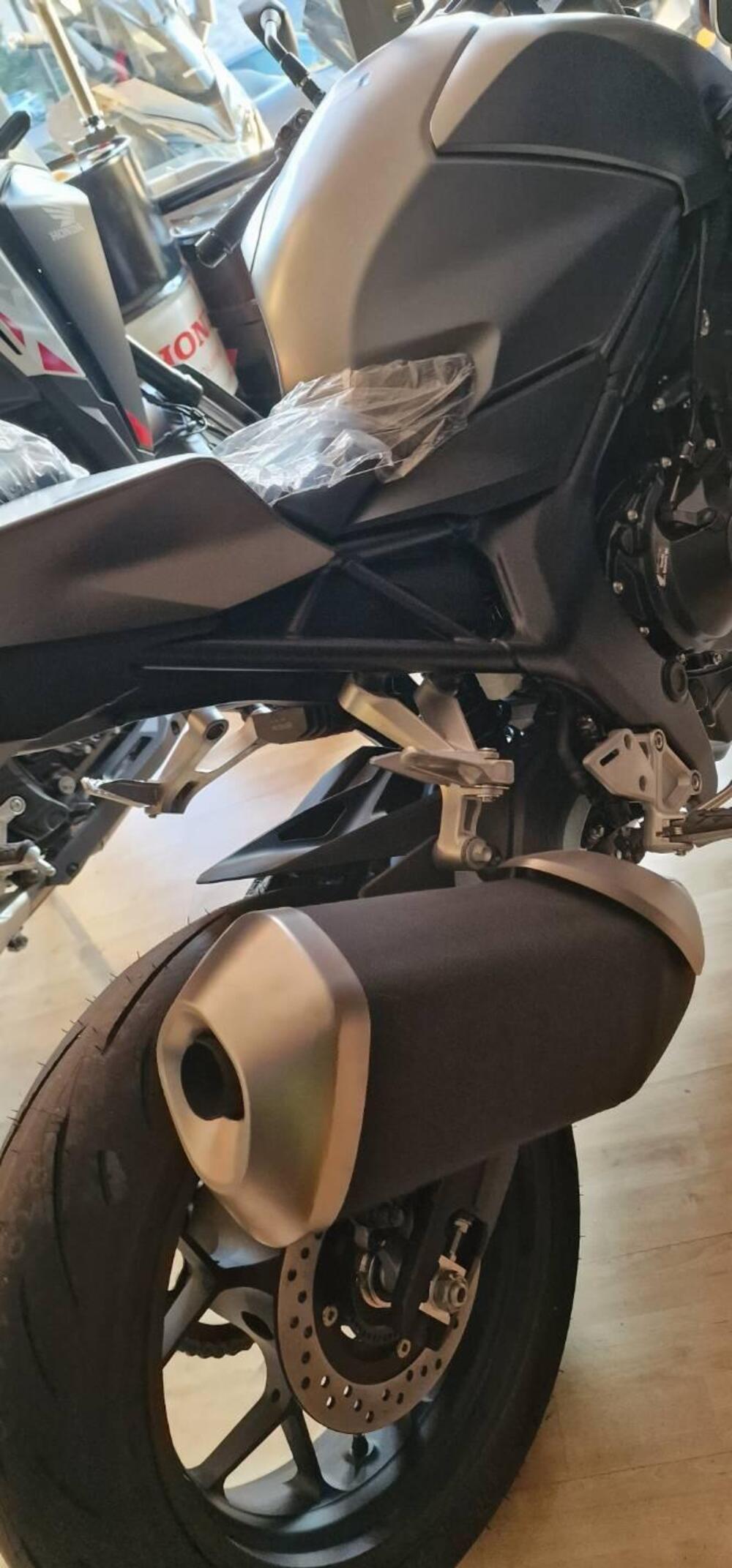 Honda CB 1000 Hornet (2025 - 26) (5)