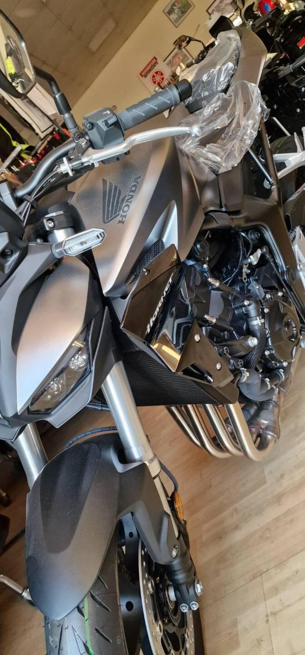 Honda CB 1000 Hornet (2025 - 26) (7)