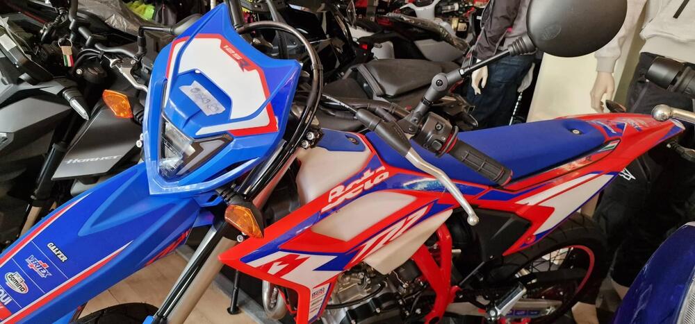 Betamotor RR 125 4T Motard R (2025 - 26) (3)