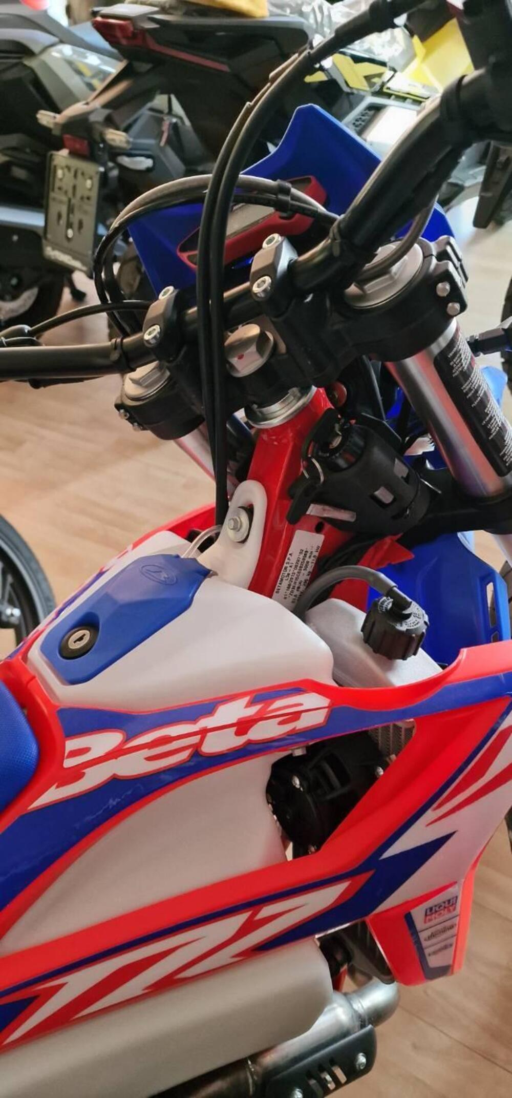 Betamotor RR 125 4T Motard R (2025 - 26) (7)